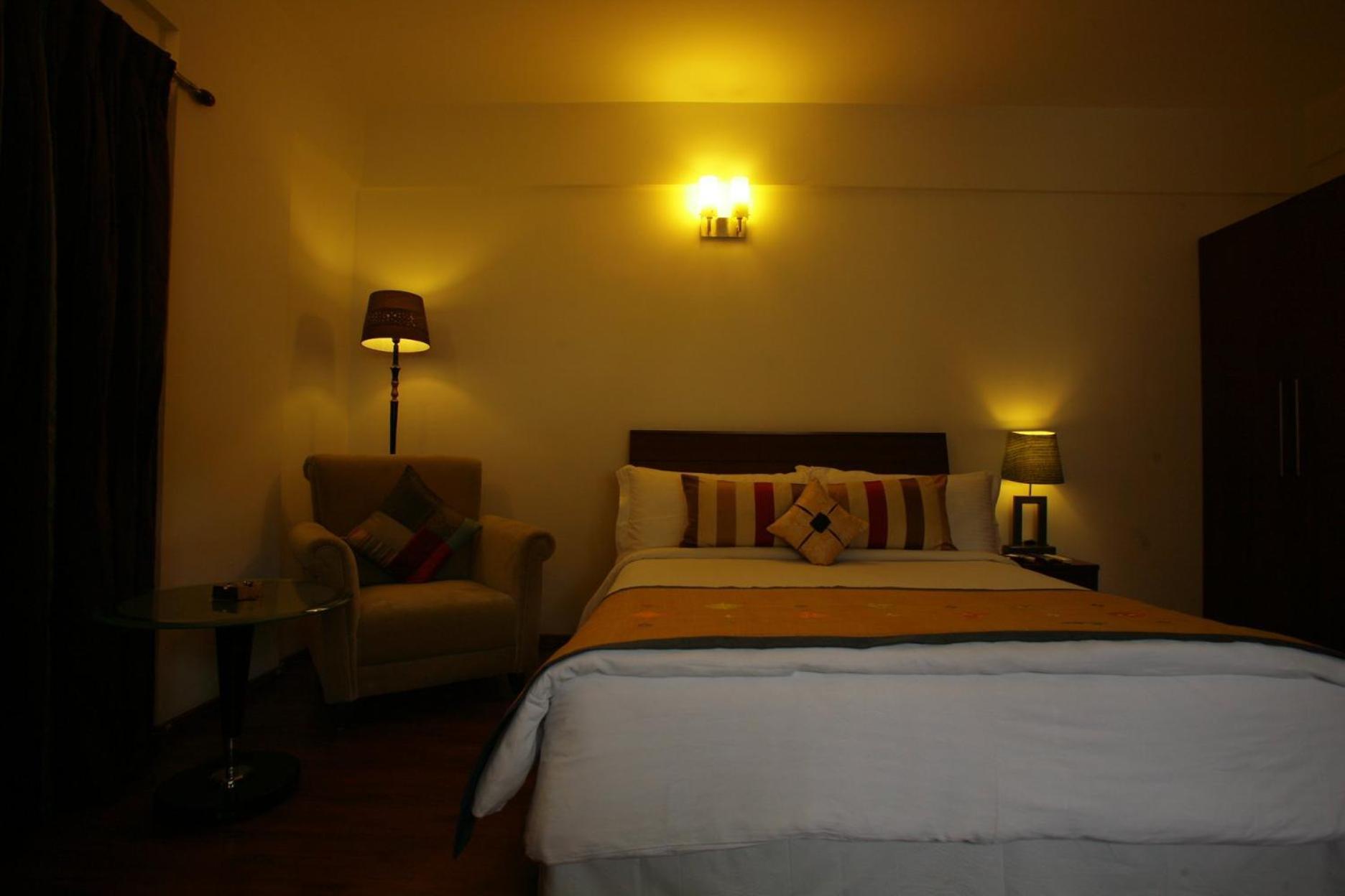 Justa Off Mg Road Hotel Bangalore Exterior photo