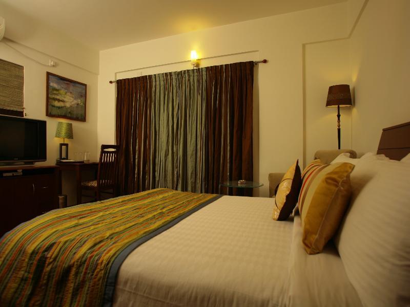 Justa Off Mg Road Hotel Bangalore Exterior photo